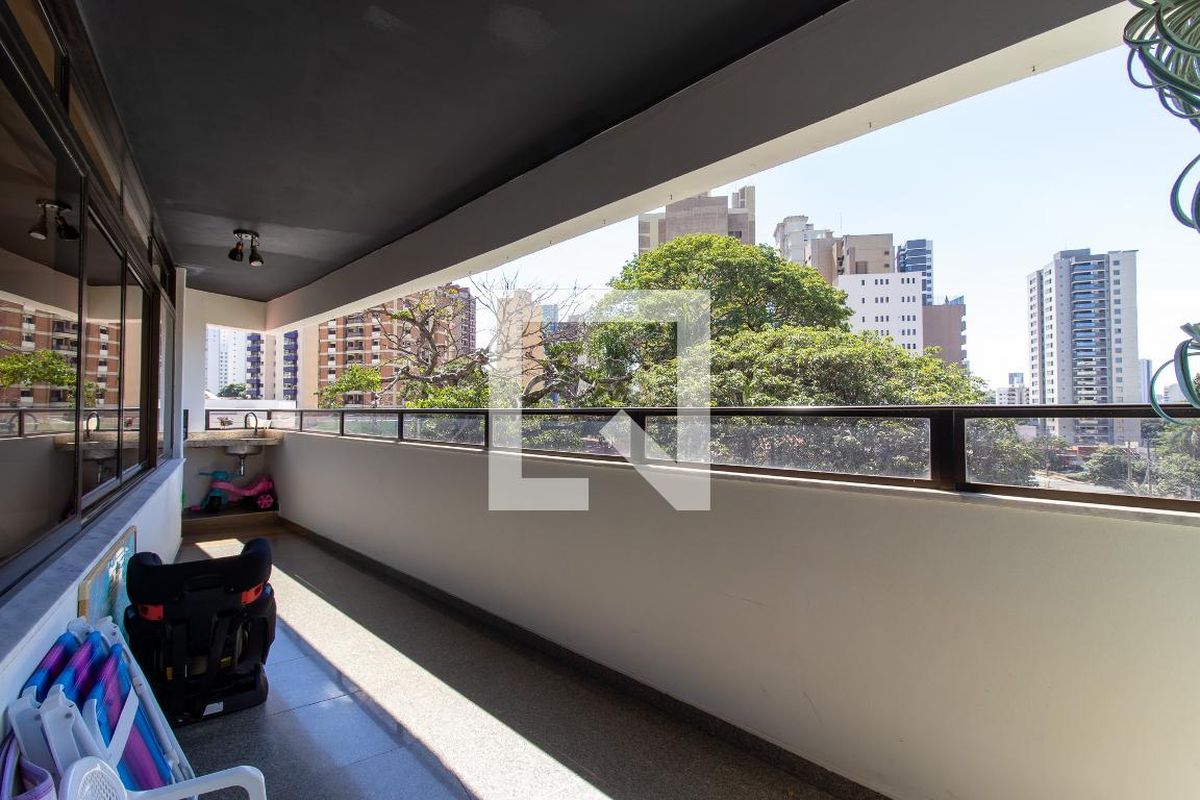 Apartamento à Venda - Cambuí, 3 Quartos,  190 m2 em , Campinas - sp | SoloBR