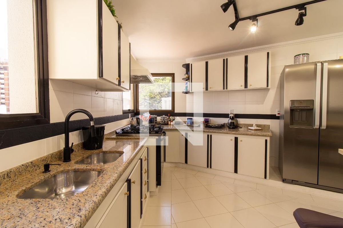 Apartamento à Venda - Cambuí, 3 Quartos,  190 m2 em , Campinas - sp | SoloBR