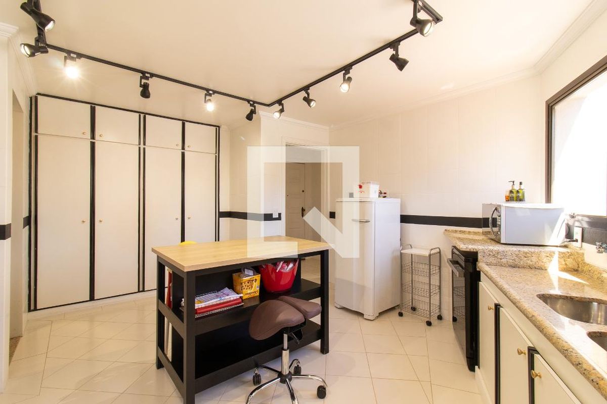 Apartamento à Venda - Cambuí, 3 Quartos,  190 m2 em , Campinas - sp | SoloBR