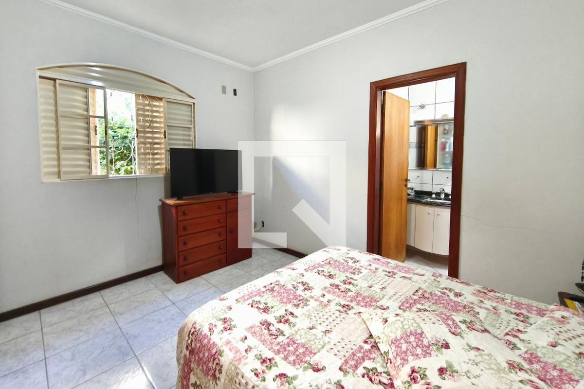 Casa à Venda - Parque Prado, 3 Quartos,  200 m2 em , Campinas - sp | SoloBR