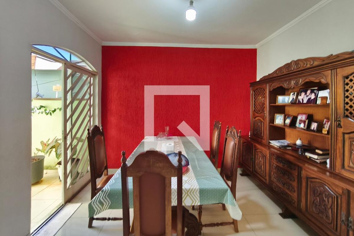Casa à Venda - Parque Prado, 3 Quartos,  200 m2 em , Campinas - sp | SoloBR