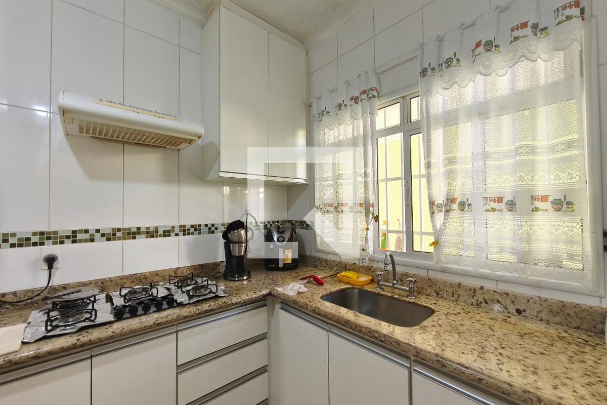 Casa à Venda - Parque Prado, 3 Quartos,  200 m2 em , Campinas - sp | SoloBR