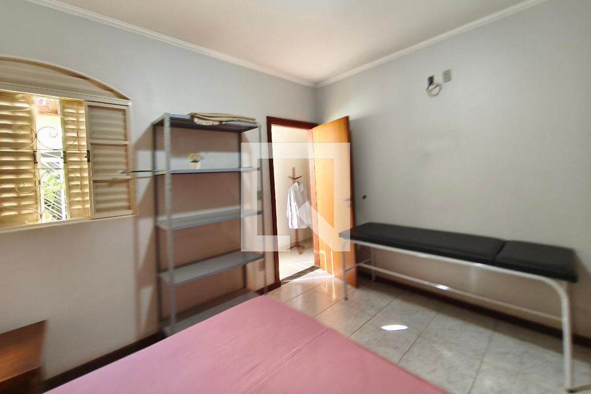 Casa à Venda - Parque Prado, 3 Quartos,  200 m2 em , Campinas - sp | SoloBR