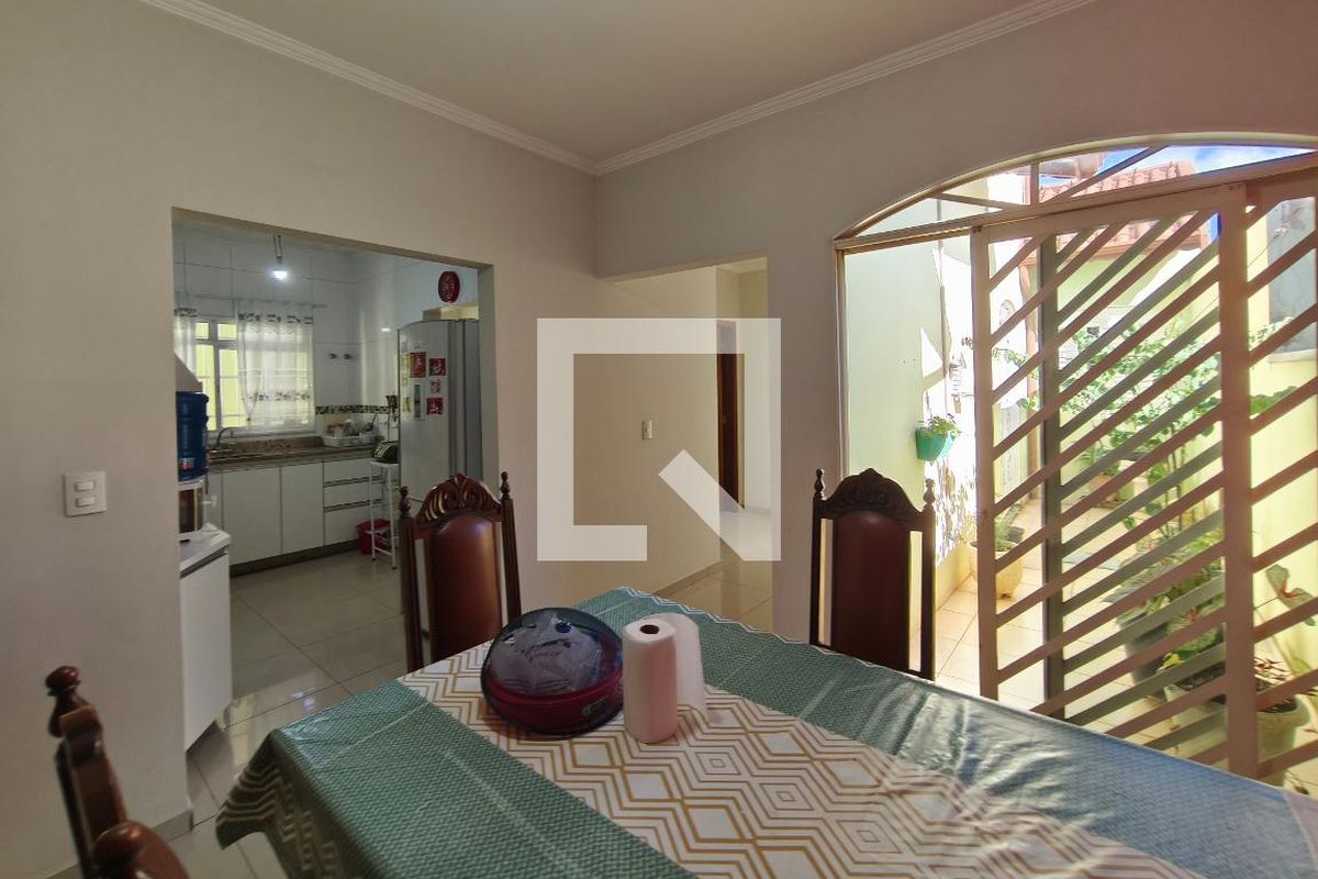 Casa à Venda - Parque Prado, 3 Quartos,  200 m2 em , Campinas - sp | SoloBR