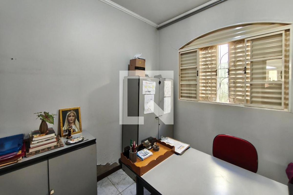Casa à Venda - Parque Prado, 3 Quartos,  200 m2 em , Campinas - sp | SoloBR
