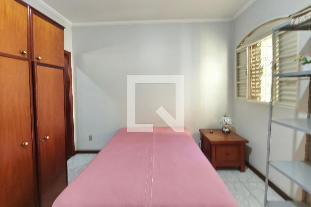 Casa à Venda - Parque Prado, 3 Quartos,  200 m2 em , Campinas - sp | SoloBR