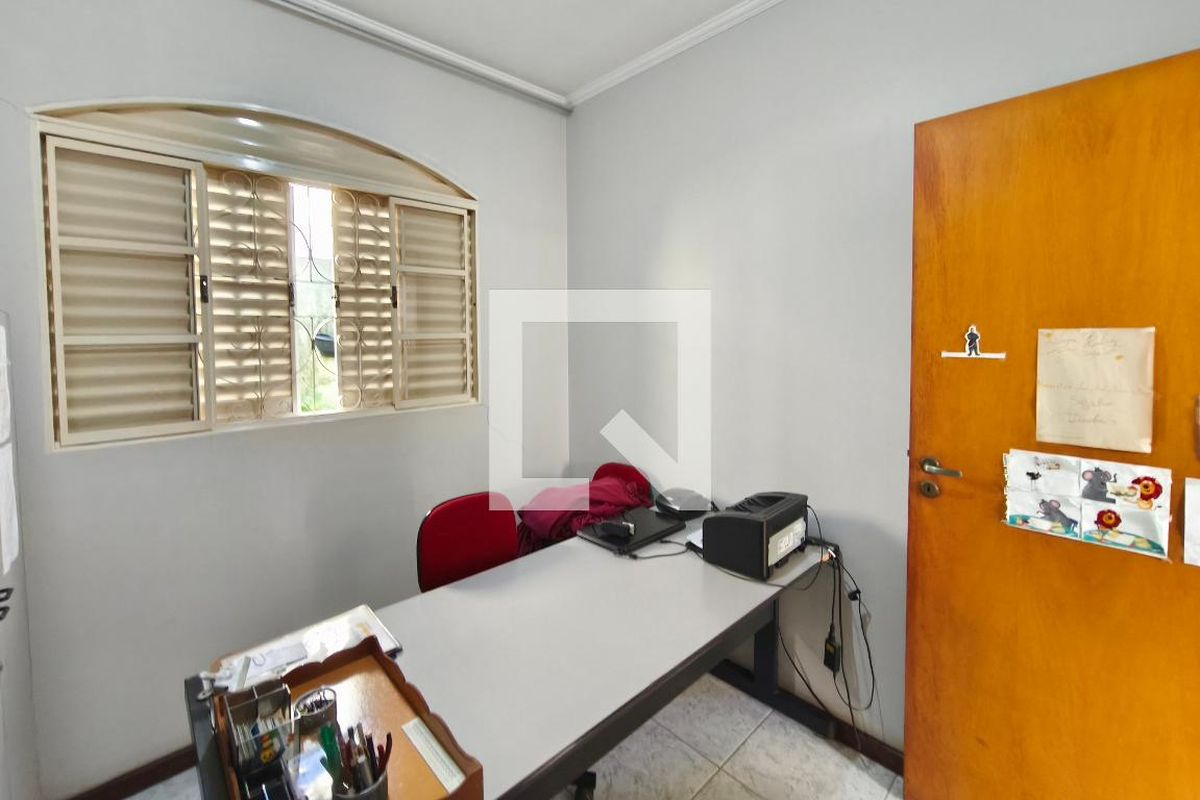 Casa à Venda - Parque Prado, 3 Quartos,  200 m2 em , Campinas - sp | SoloBR