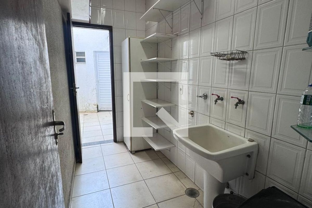Casa, 3 quartos, 270 m² - Foto 44