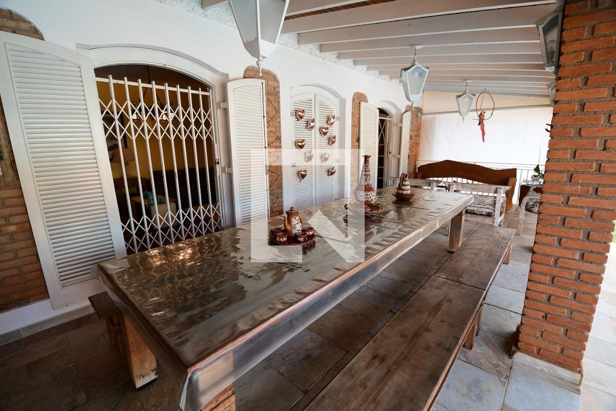 Casa à Venda - Mansões Santo Antônio, 6 Quartos,  700 m2 em , Campinas - sp | SoloBR