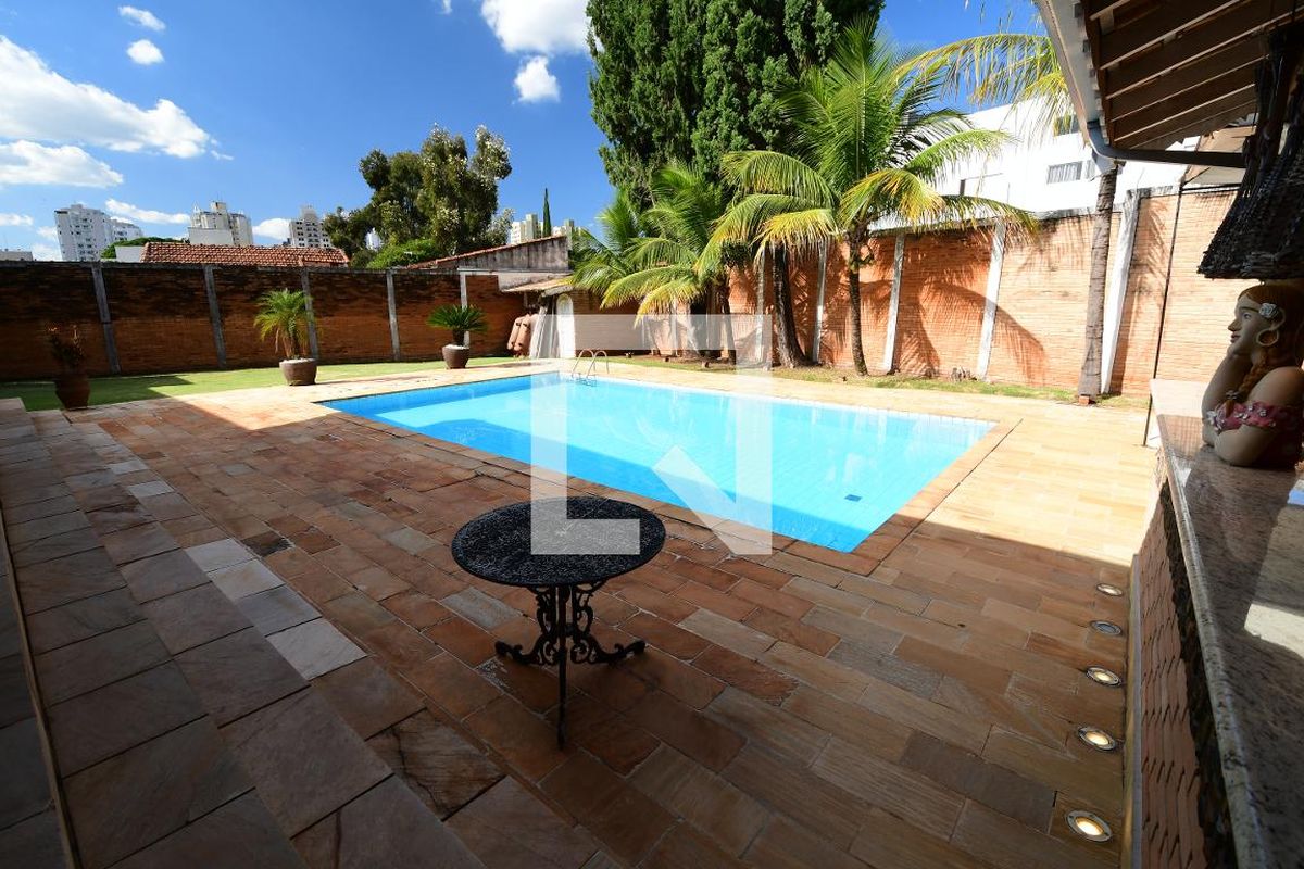 Casa à Venda - Mansões Santo Antônio, 6 Quartos,  700 m2 em , Campinas - sp | SoloBR