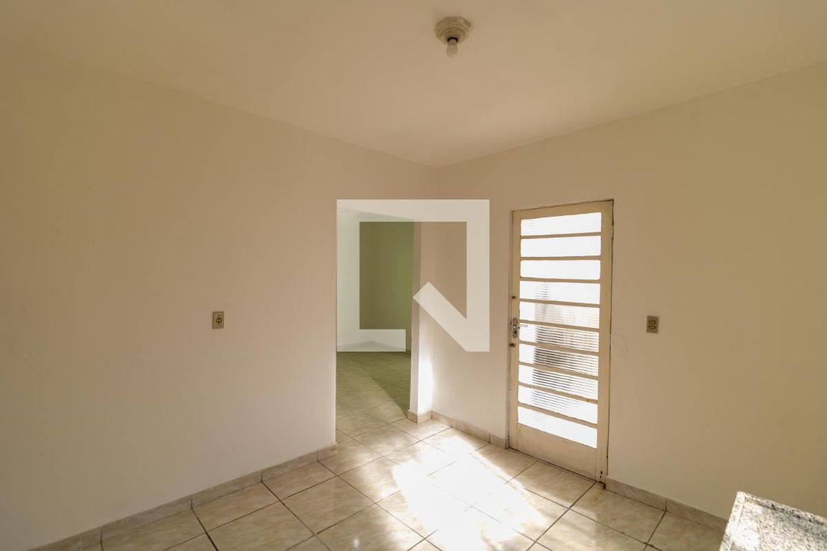 Casa à Venda - Parque Prado, 4 Quartos,  140 m2 em , Campinas - sp | SoloBR