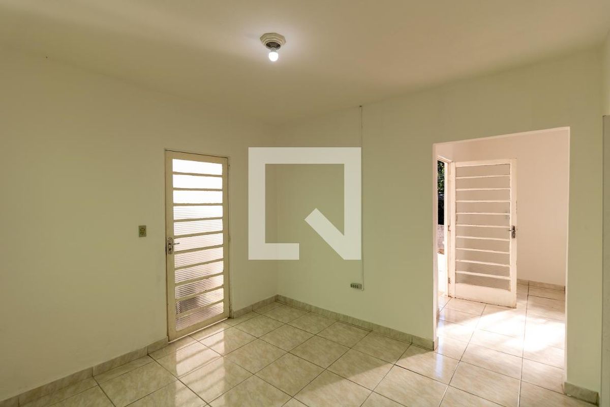 Casa à Venda - Parque Prado, 4 Quartos,  140 m2 em , Campinas - sp | SoloBR