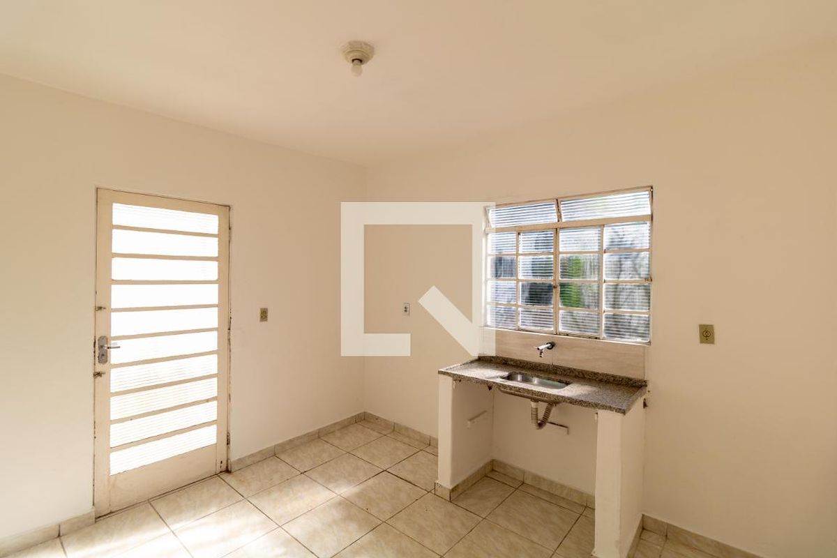 Casa à Venda - Parque Prado, 4 Quartos,  140 m2 em , Campinas - sp | SoloBR