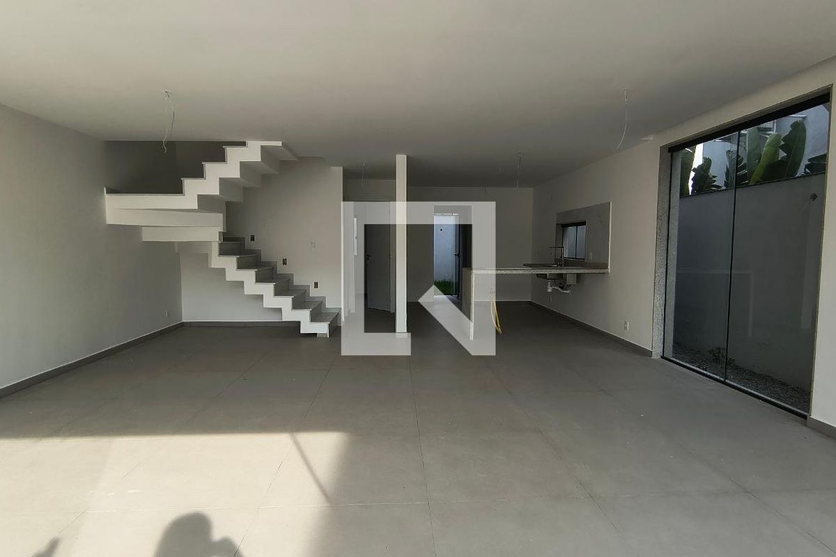Casa, 4 quartos, 210 m² - Foto 2