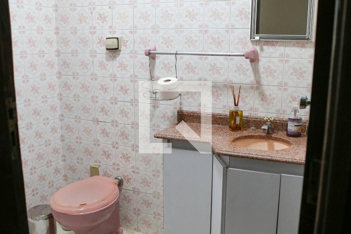 Casa, 3 quartos, 218 m² - Foto 46