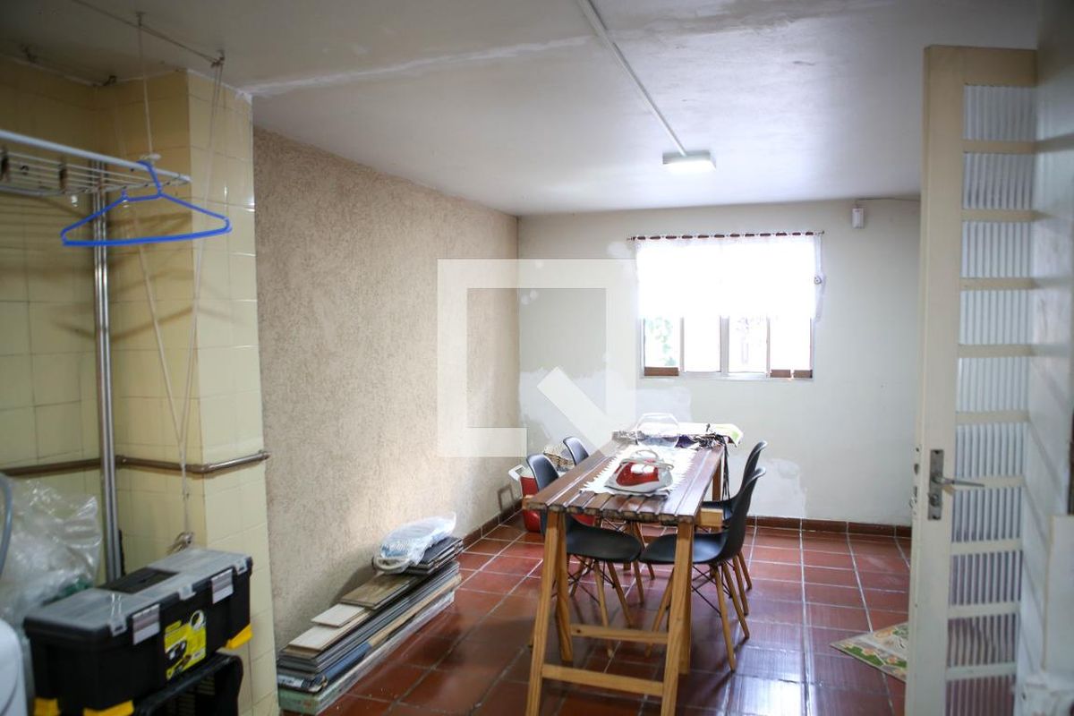 Casa, 3 quartos, 218 m² - Foto 57