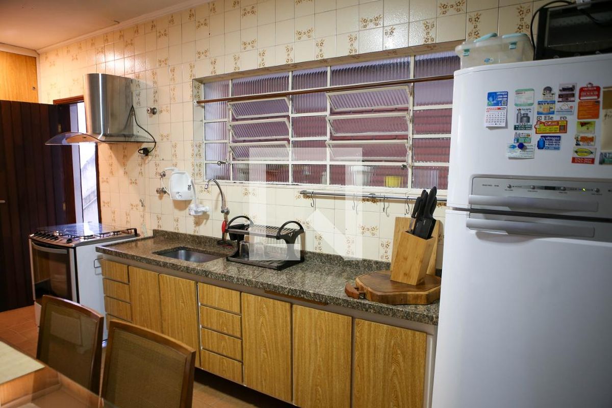 Casa, 3 quartos, 218 m² - Foto 53