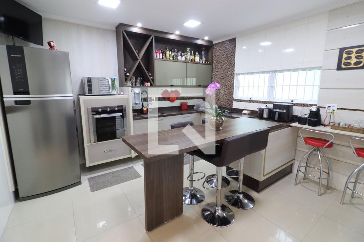 Casa, 4 quartos, 225 m² - Foto 19