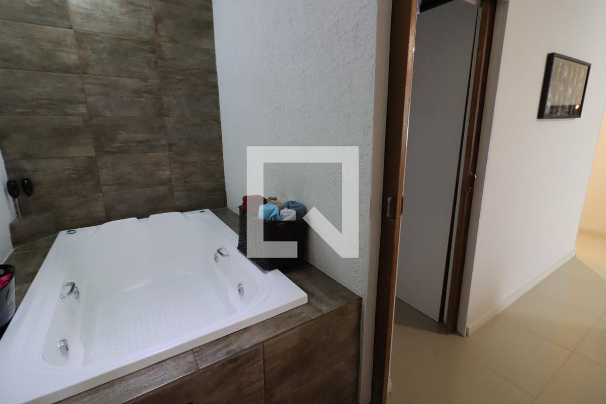 Casa, 4 quartos, 225 m² - Foto 8