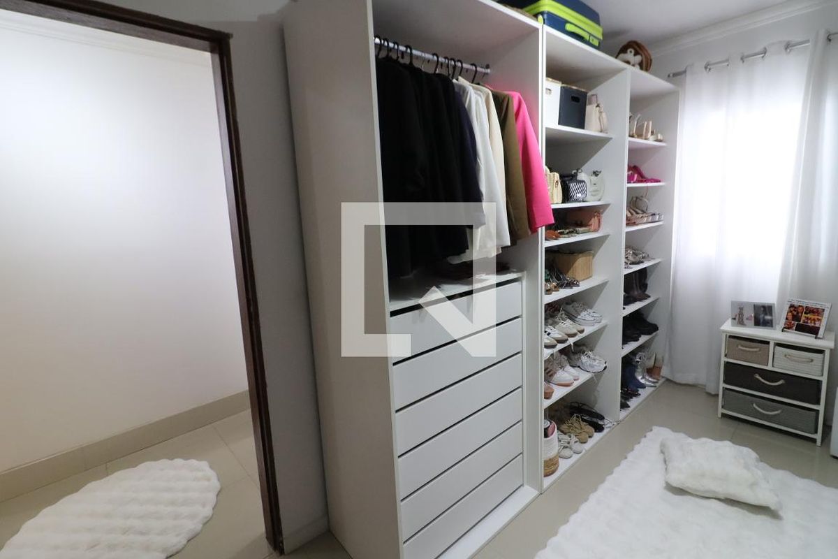 Casa, 4 quartos, 225 m² - Foto 13