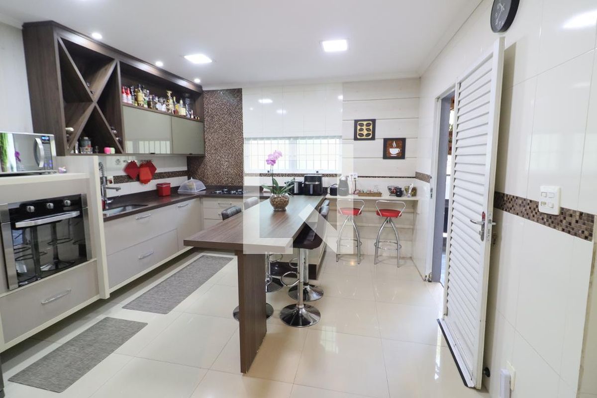 Casa, 4 quartos, 225 m² - Foto 18