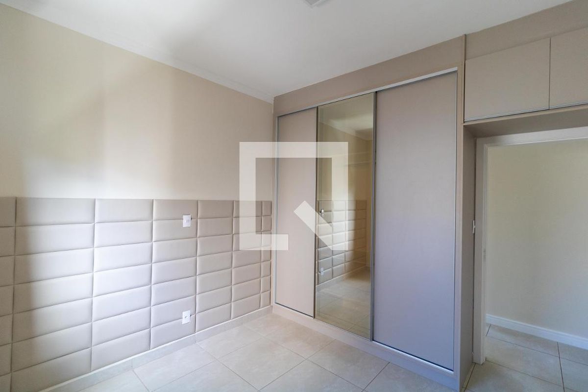 Casa à Venda - Swiss Park, 3 Quartos,  270 m2 em , Campinas - sp | SoloBR