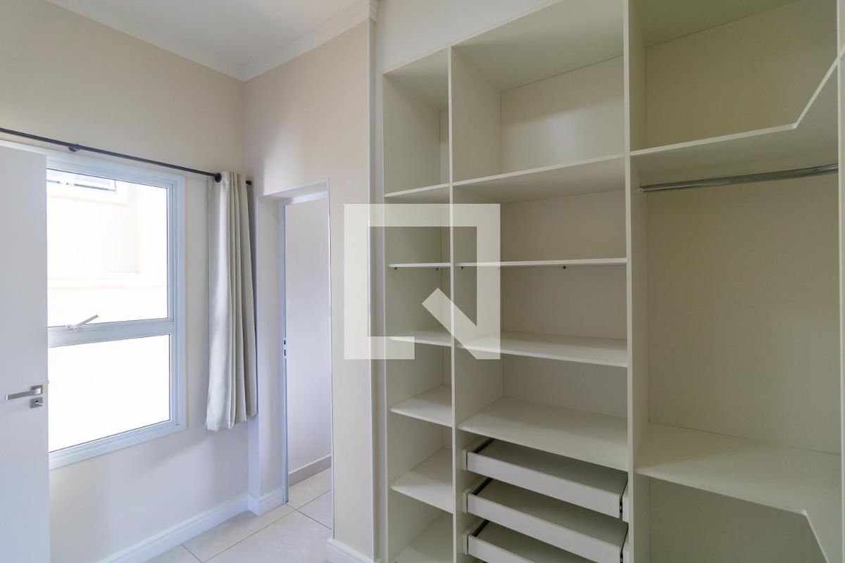 Casa à Venda - Swiss Park, 3 Quartos,  270 m2 em , Campinas - sp | SoloBR