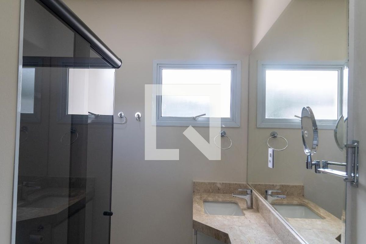 Casa à Venda - Swiss Park, 3 Quartos,  270 m2 em , Campinas - sp | SoloBR