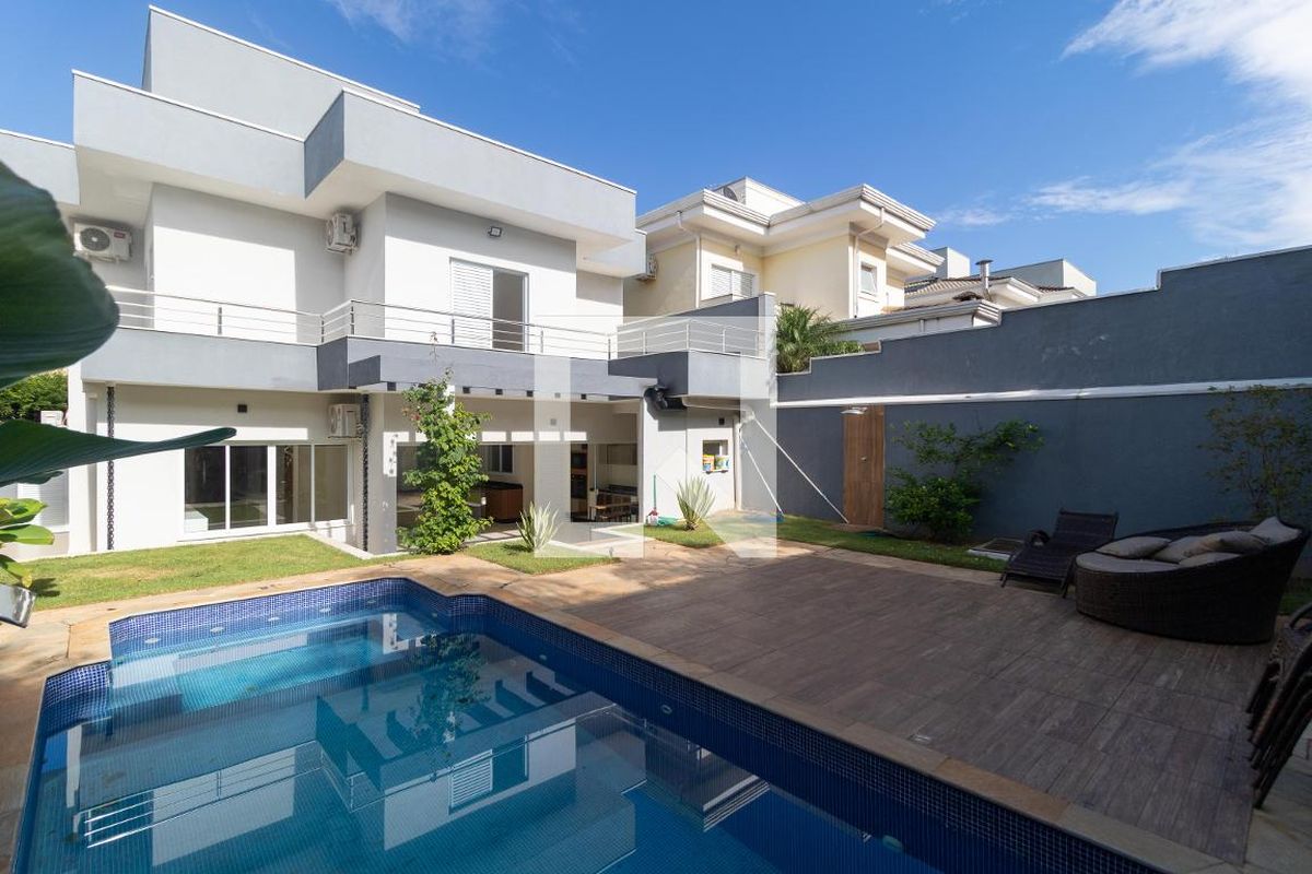 Casa à Venda - Swiss Park, 3 Quartos,  270 m2 em , Campinas - sp | SoloBR