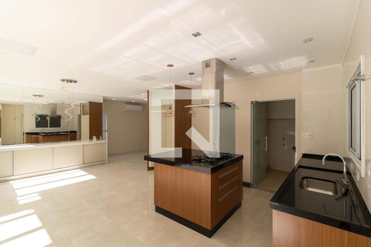 Casa à Venda - Swiss Park, 3 Quartos,  270 m2 em , Campinas - sp | SoloBR