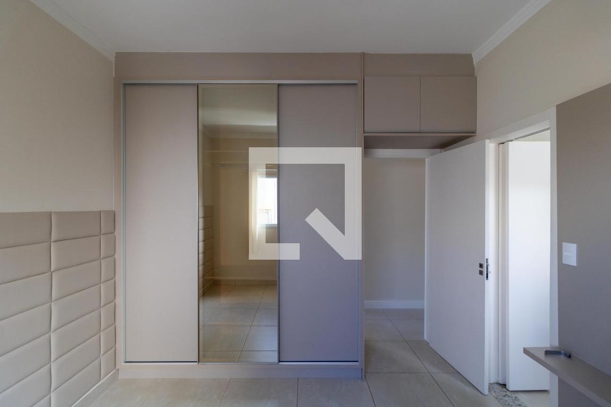Casa à Venda - Swiss Park, 3 Quartos,  270 m2 em , Campinas - sp | SoloBR