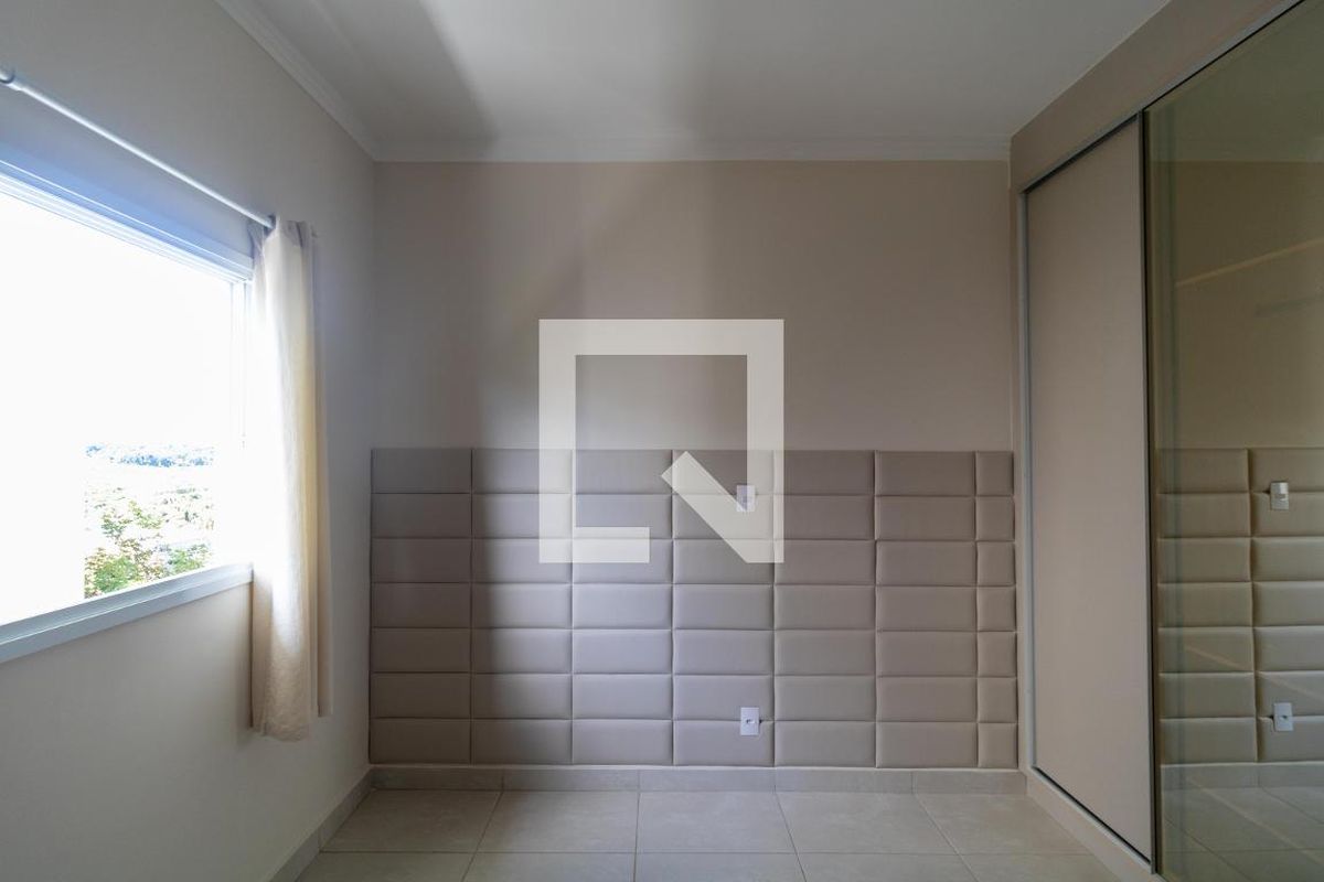 Casa à Venda - Swiss Park, 3 Quartos,  270 m2 em , Campinas - sp | SoloBR