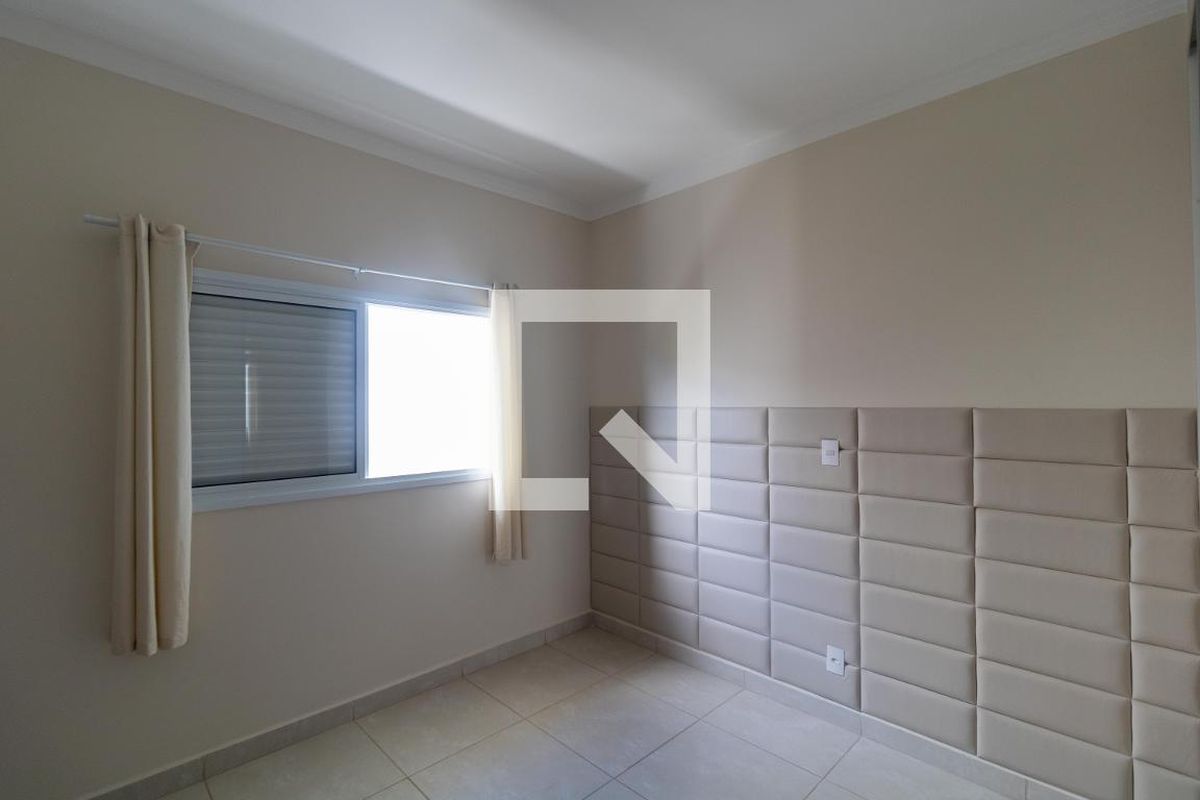 Casa à Venda - Swiss Park, 3 Quartos,  270 m2 em , Campinas - sp | SoloBR
