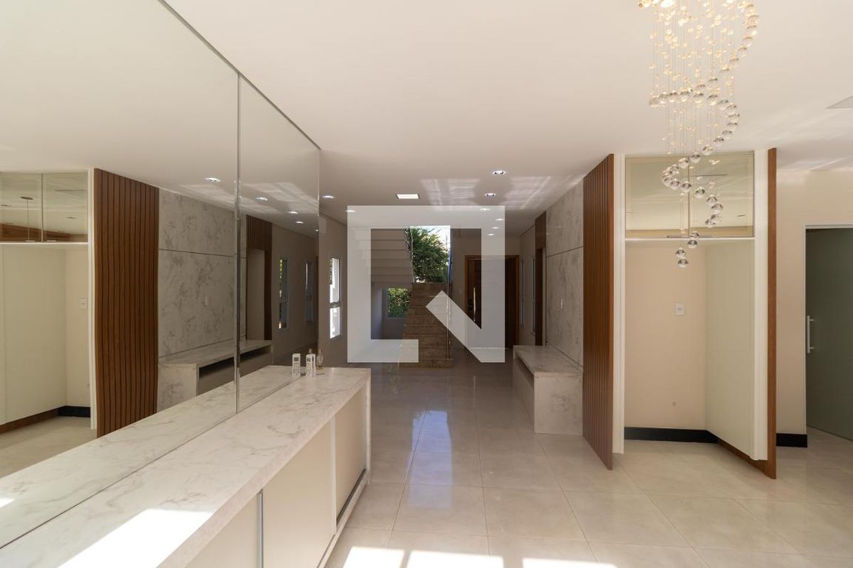 Casa à Venda - Swiss Park, 3 Quartos,  270 m2 em , Campinas - sp | SoloBR