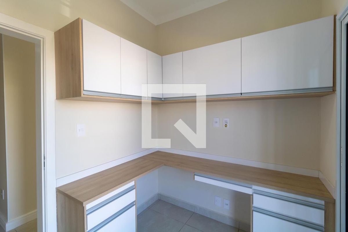Casa à Venda - Swiss Park, 3 Quartos,  270 m2 em , Campinas - sp | SoloBR