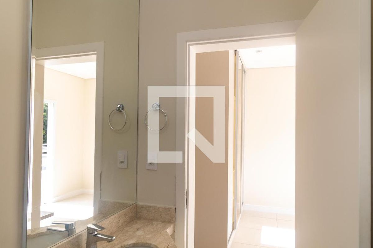 Casa à Venda - Swiss Park, 3 Quartos,  270 m2 em , Campinas - sp | SoloBR