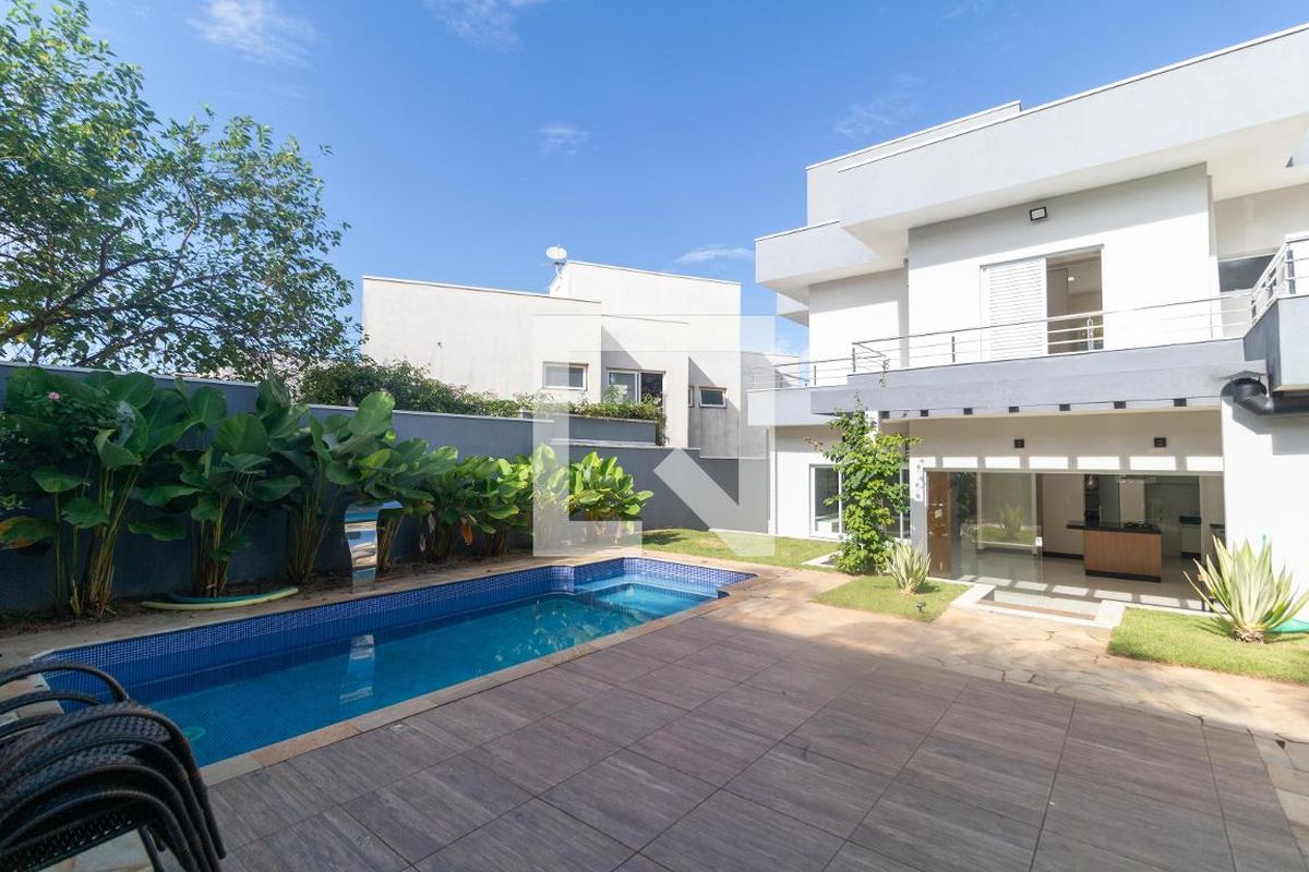 Casa à Venda - Swiss Park, 3 Quartos,  270 m2 em , Campinas - sp | SoloBR