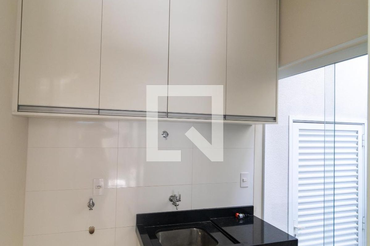 Casa à Venda - Swiss Park, 3 Quartos,  270 m2 em , Campinas - sp | SoloBR