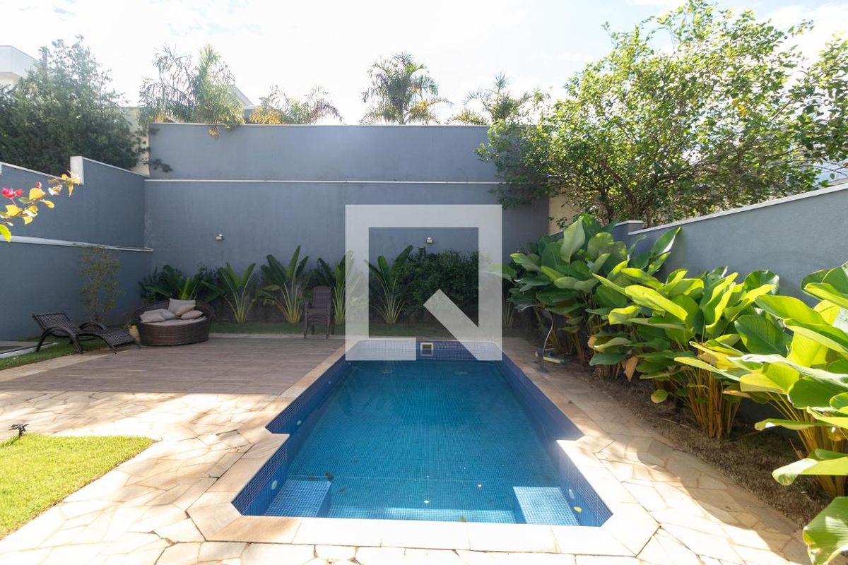 Casa à Venda - Swiss Park, 3 Quartos,  270 m2 em , Campinas - sp | SoloBR