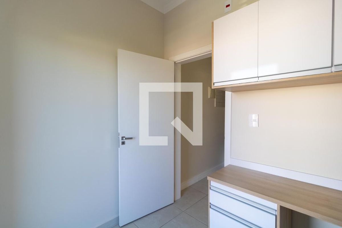 Casa à Venda - Swiss Park, 3 Quartos,  270 m2 em , Campinas - sp | SoloBR