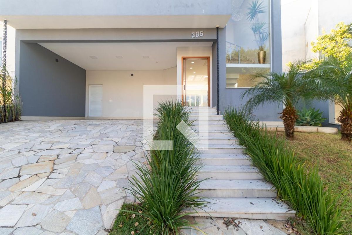 Casa à Venda - Swiss Park, 3 Quartos,  270 m2 em , Campinas - sp | SoloBR