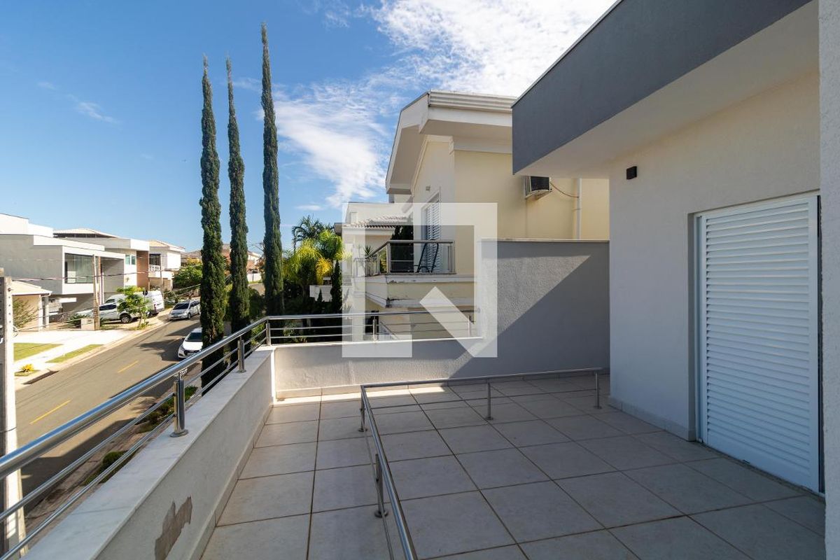 Casa à Venda - Swiss Park, 3 Quartos,  270 m2 em , Campinas - sp | SoloBR