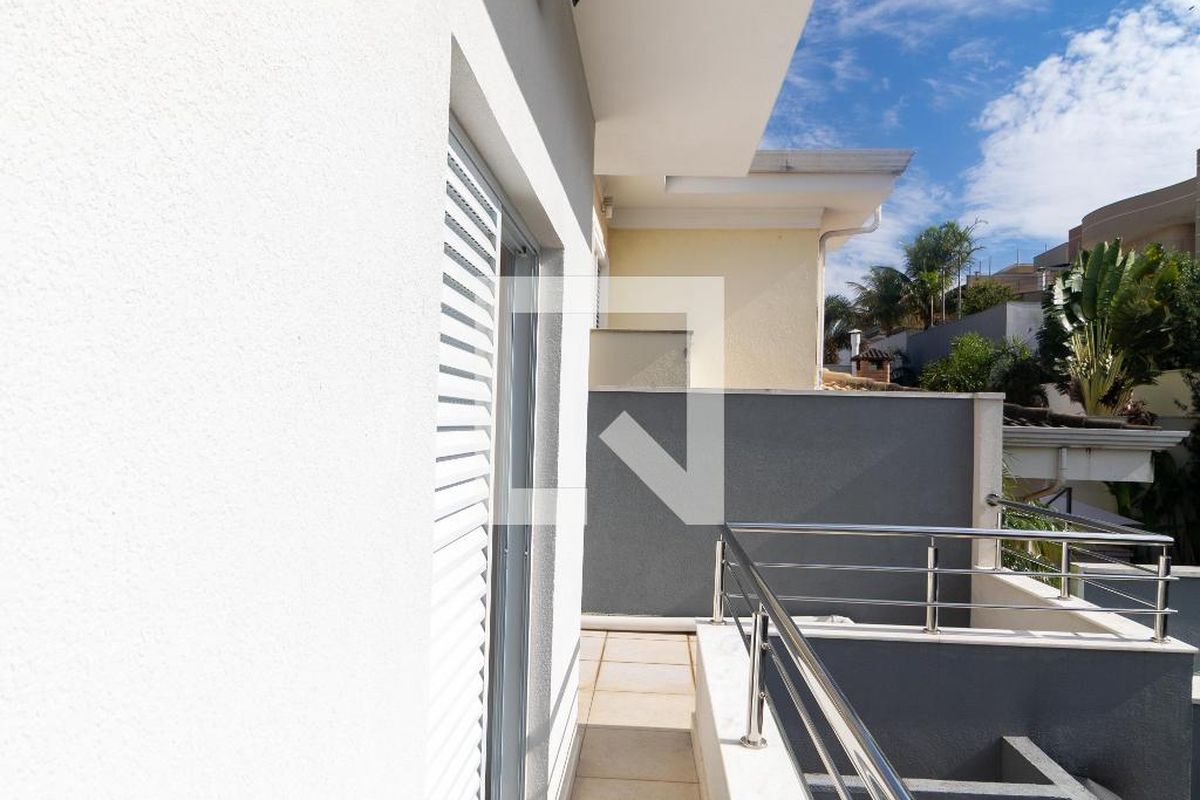 Casa à Venda - Swiss Park, 3 Quartos,  270 m2 em , Campinas - sp | SoloBR