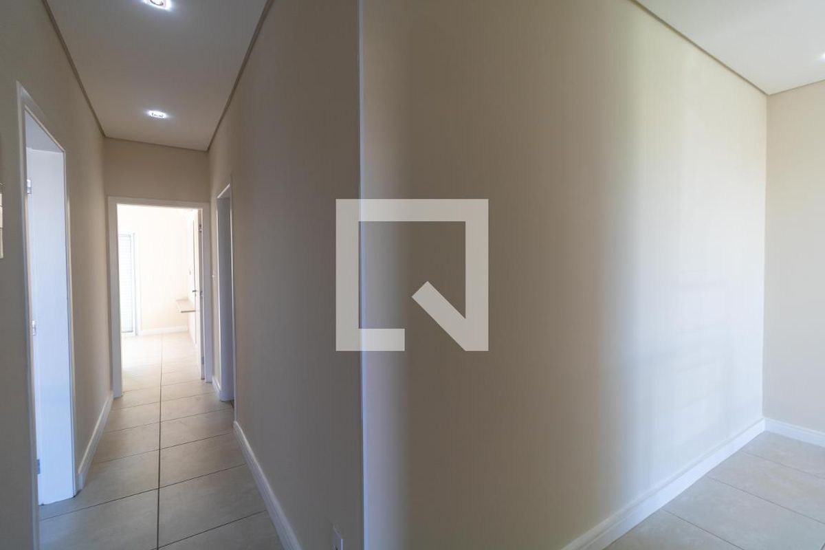 Casa à Venda - Swiss Park, 3 Quartos,  270 m2 em , Campinas - sp | SoloBR