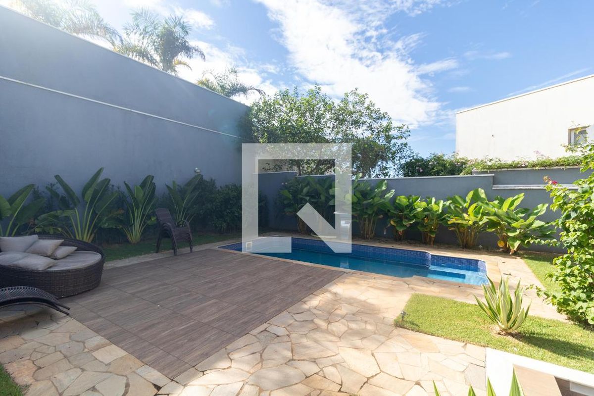 Casa à Venda - Swiss Park, 3 Quartos,  270 m2 em , Campinas - sp | SoloBR