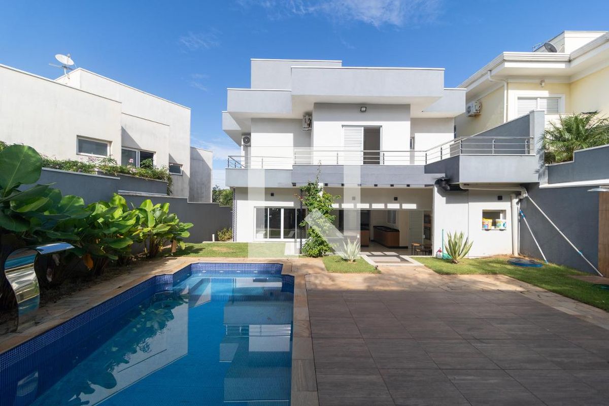 Casa à Venda - Swiss Park, 3 Quartos,  270 m2 em , Campinas - sp | SoloBR