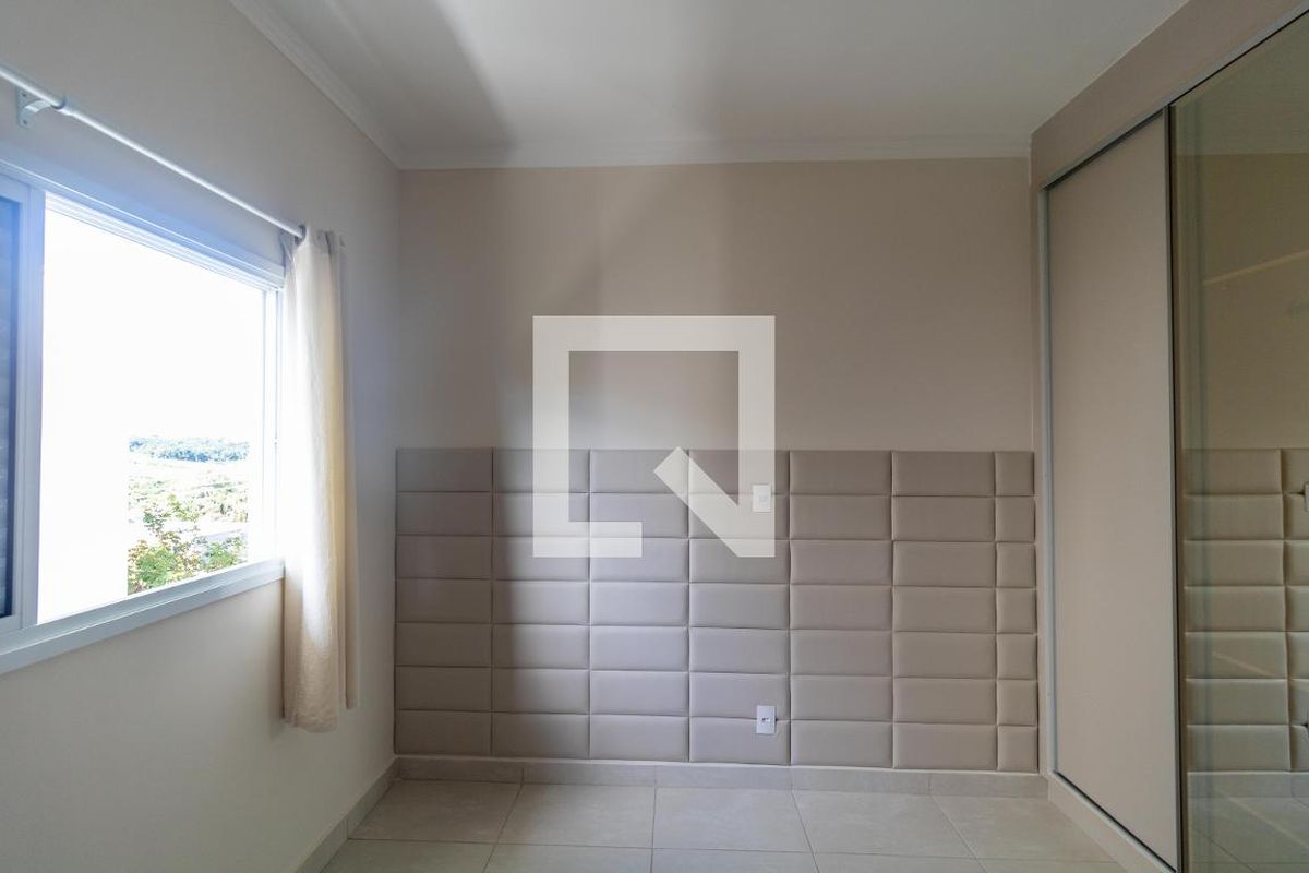 Casa à Venda - Swiss Park, 3 Quartos,  270 m2 em , Campinas - sp | SoloBR