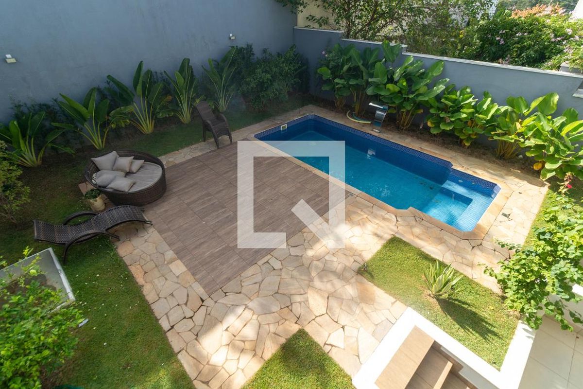 Casa à Venda - Swiss Park, 3 Quartos,  270 m2 em , Campinas - sp | SoloBR