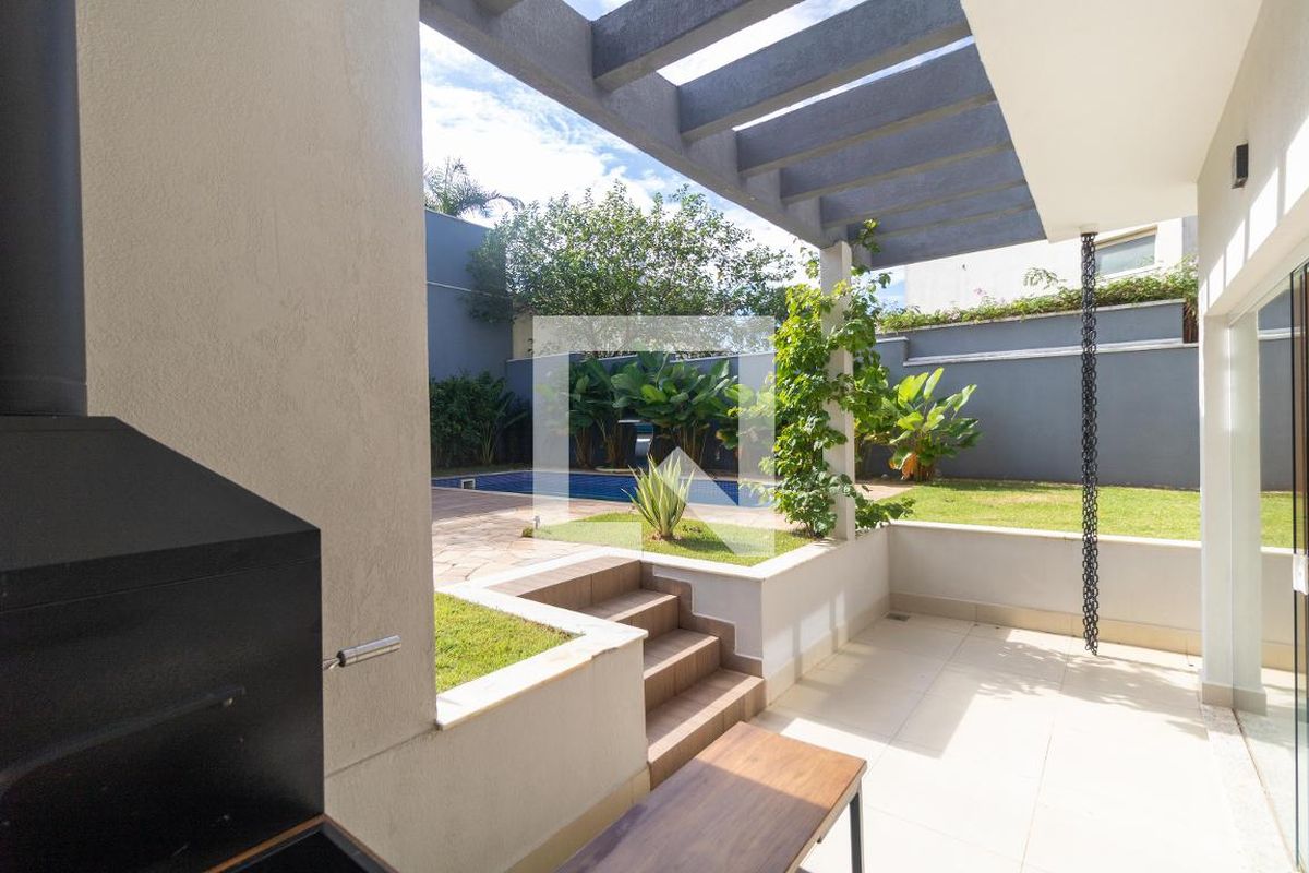 Casa à Venda - Swiss Park, 3 Quartos,  270 m2 em , Campinas - sp | SoloBR