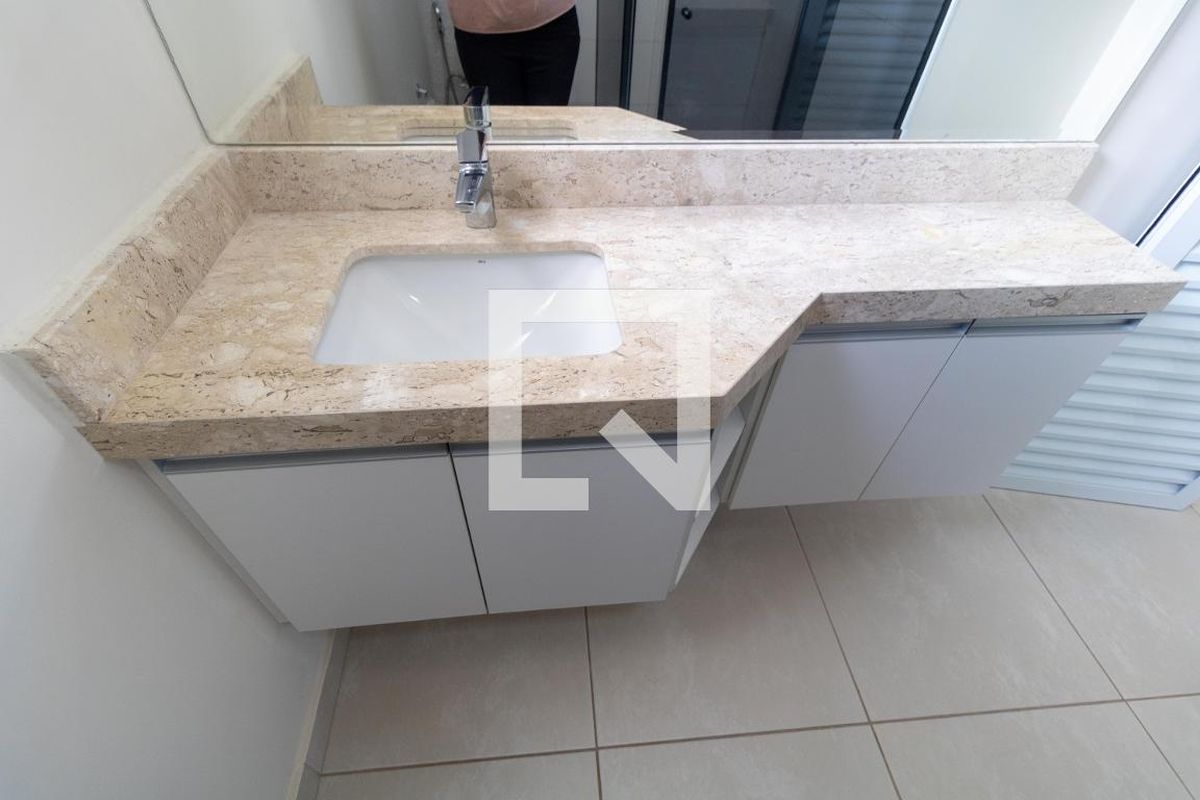Casa à Venda - Swiss Park, 3 Quartos,  270 m2 em , Campinas - sp | SoloBR